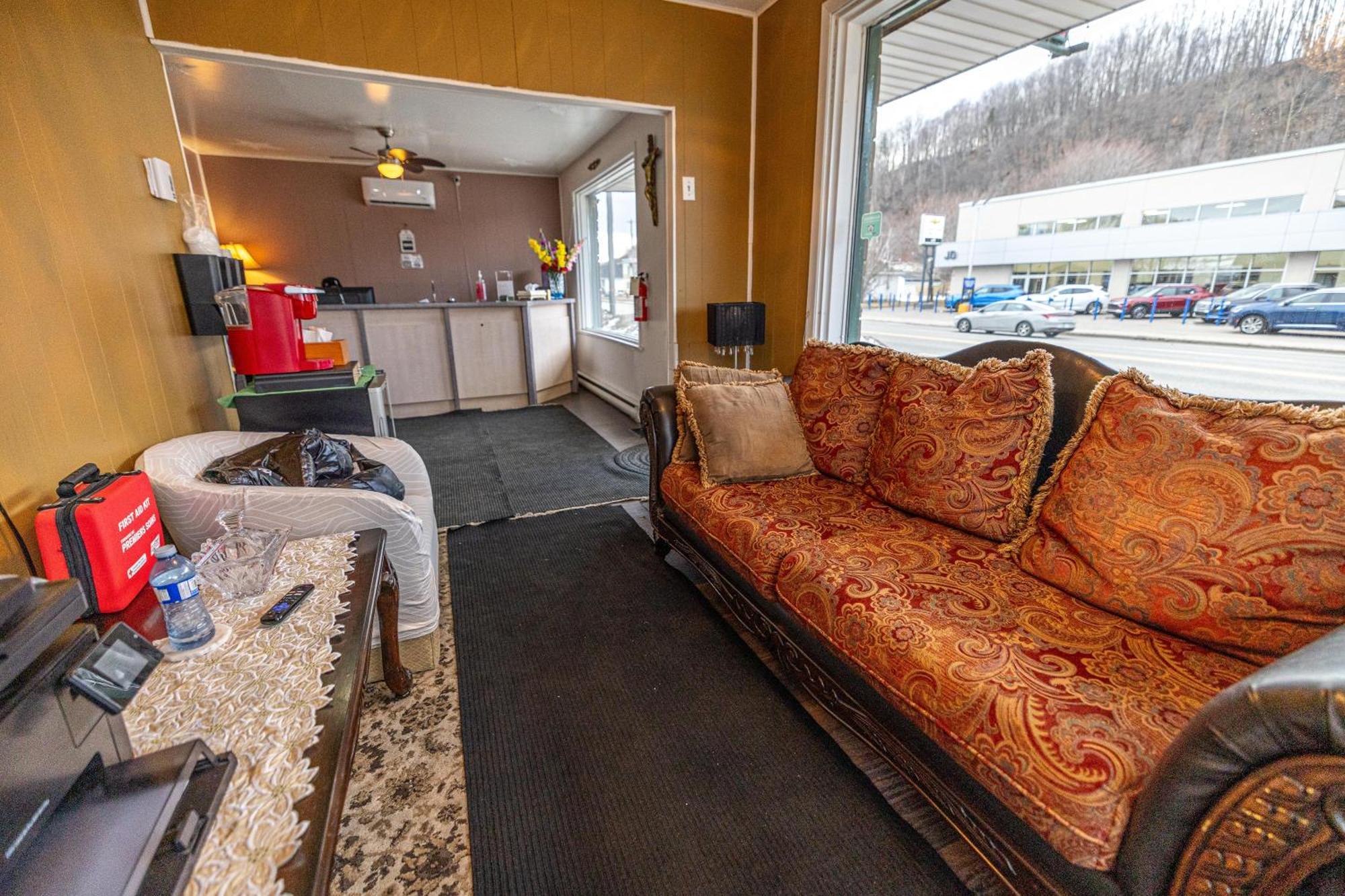 Motel Deblois Sainte-Anne-de-Beaupré Buitenkant foto
