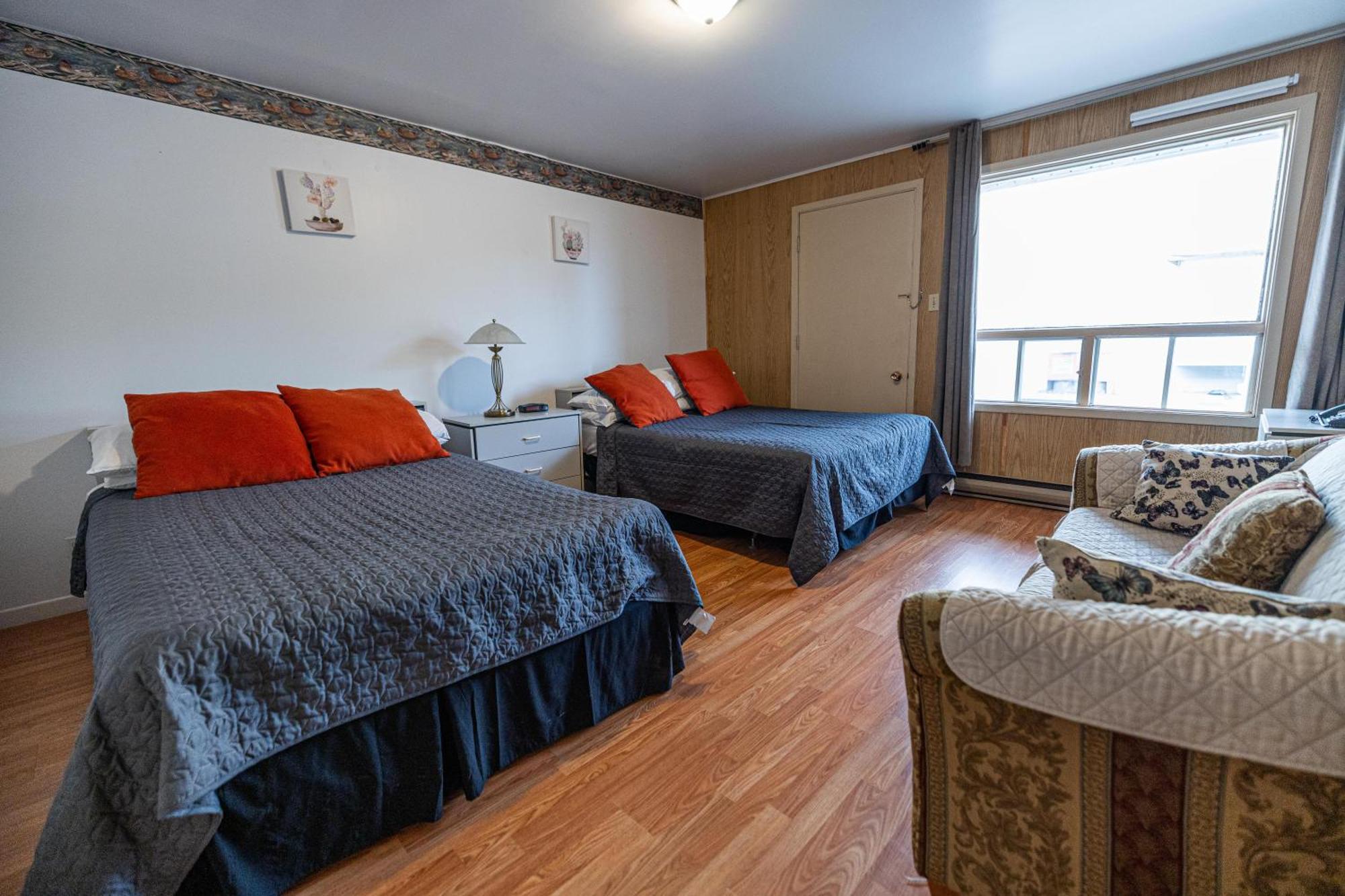 Motel Deblois Sainte-Anne-de-Beaupré Buitenkant foto