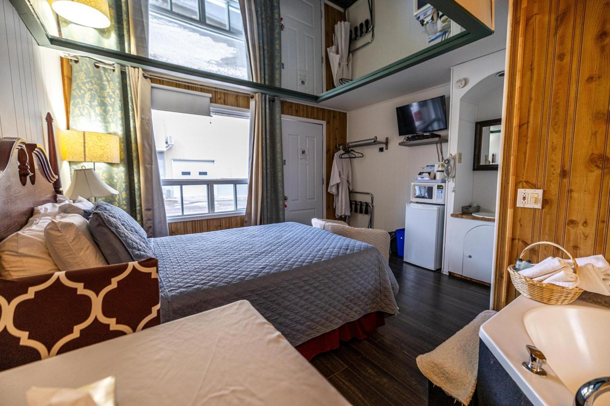 Motel Deblois Sainte-Anne-de-Beaupré Buitenkant foto