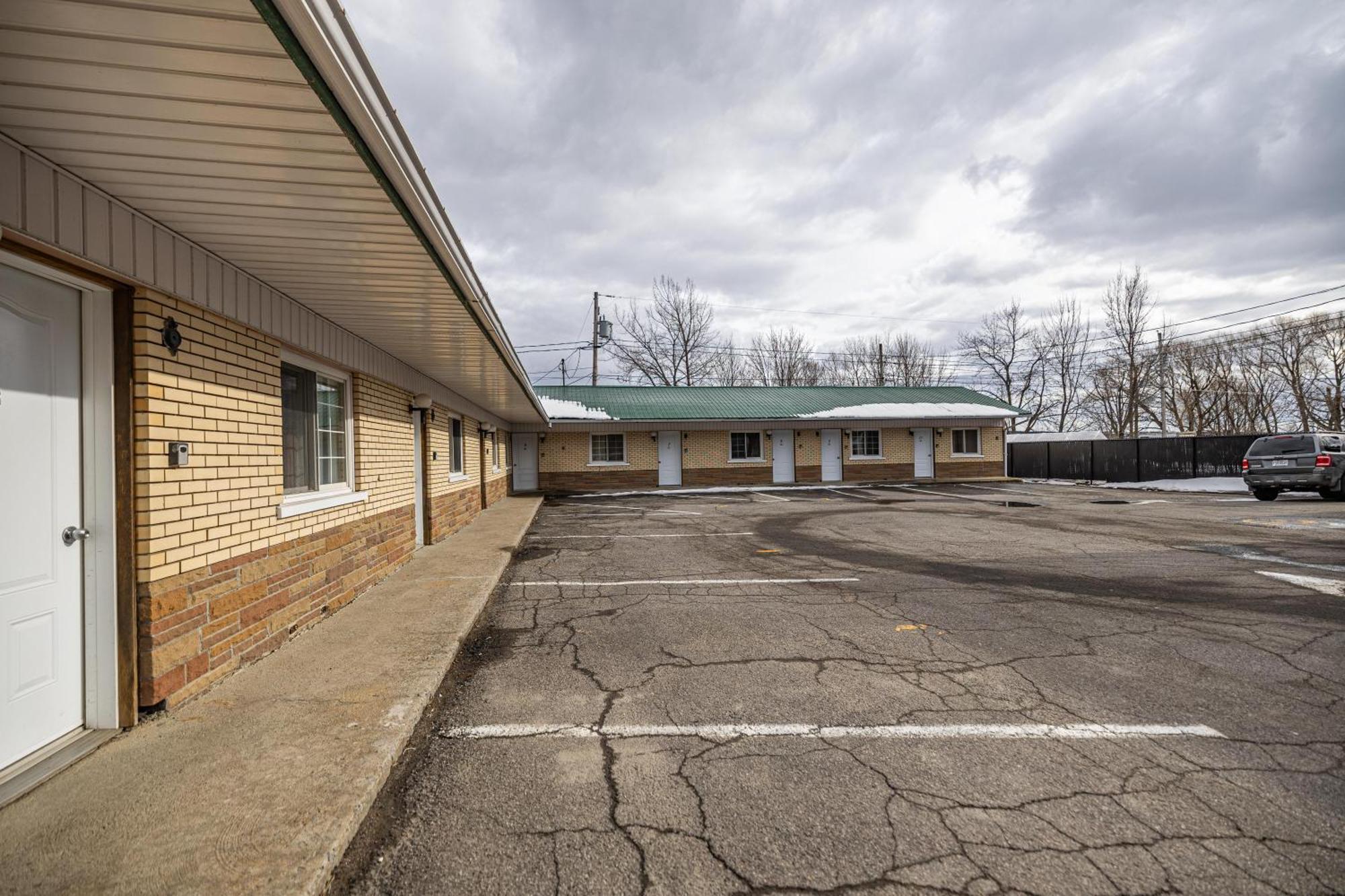 Motel Deblois Sainte-Anne-de-Beaupré Buitenkant foto