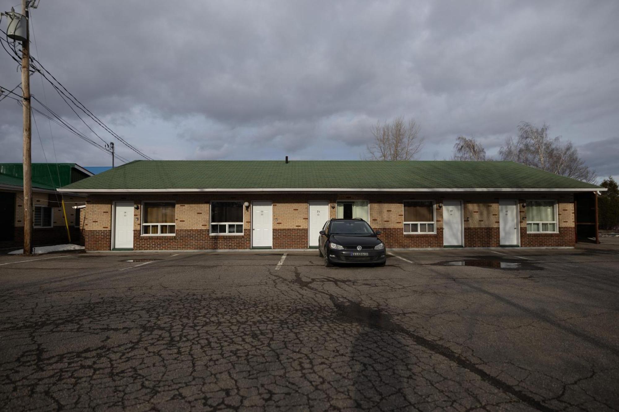 Motel Deblois Sainte-Anne-de-Beaupré Buitenkant foto